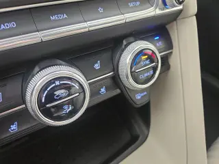 2023 Genesis G70