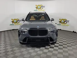 2027 BMW X7