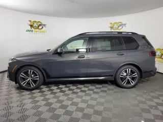 2027 BMW X7