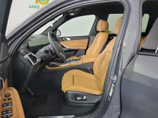 2027 BMW X7