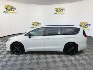 2025 Chrysler Pacifica