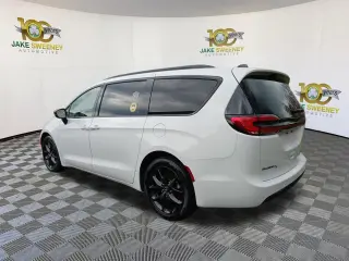 2025 Chrysler Pacifica