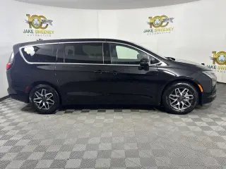 2027 Chrysler Pacifica