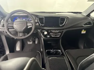 2027 Chrysler Pacifica