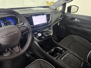 2027 Chrysler Pacifica