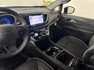2027 Chrysler Pacifica