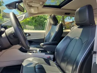 2023 Chrysler Pacifica Plug-In Hybrid