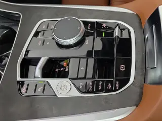 2027 BMW X7