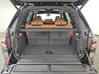 2027 BMW X7