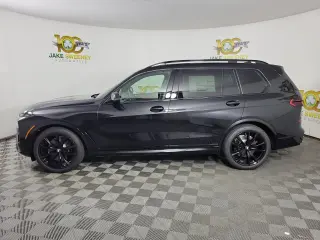 2027 BMW X7