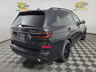 2027 BMW X7