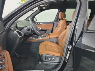 2027 BMW X7