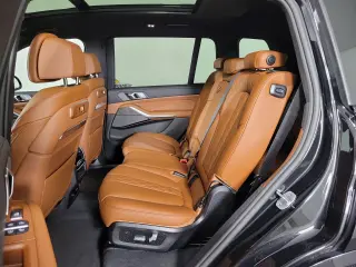2027 BMW X7