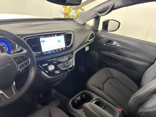 2027 Chrysler Pacifica