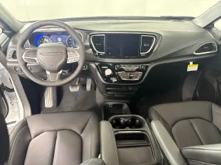 2027 Chrysler Pacifica