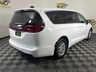 2027 Chrysler Pacifica
