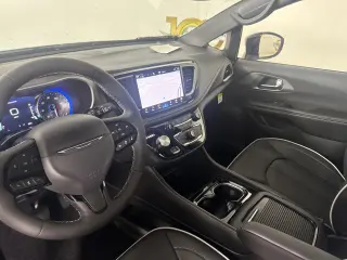 2027 Chrysler Pacifica