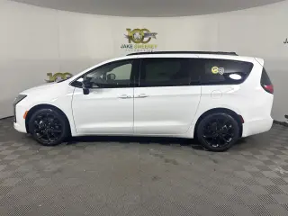 2027 Chrysler Pacifica