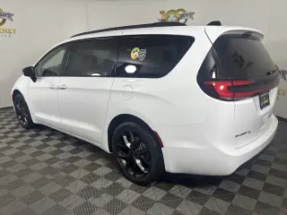 2027 Chrysler Pacifica