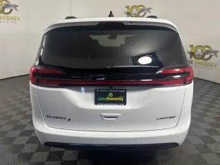2027 Chrysler Pacifica