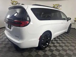 2027 Chrysler Pacifica