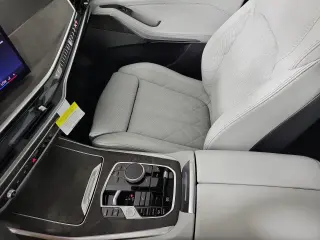 2026 BMW X7