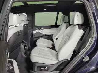 2026 BMW X7