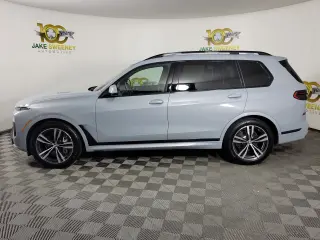 2025 BMW X7