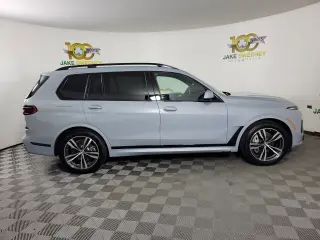 2025 BMW X7