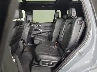 2025 BMW X7