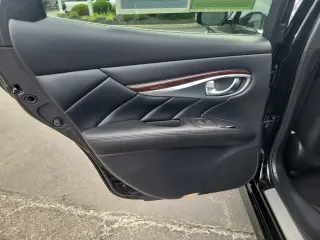 2017 INFINITI Q70