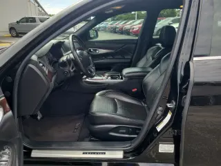 2017 INFINITI Q70