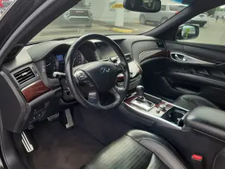 2017 INFINITI Q70