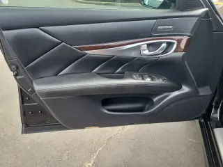 2017 INFINITI Q70