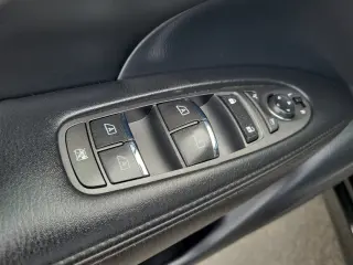 2017 INFINITI Q70