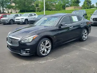 2017 INFINITI Q70