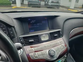 2017 INFINITI Q70