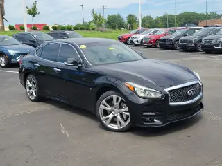 2017 INFINITI Q70