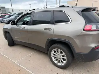 Jeep Cherokee 2019 Latitude 4dr SUV