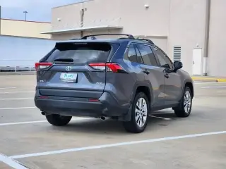 Toyota RAV4 2021 XLE Premium 4dr SUV