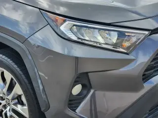 Toyota RAV4 2021 XLE Premium 4dr SUV