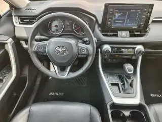 Toyota RAV4 2021 XLE Premium 4dr SUV
