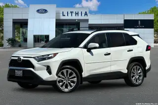 Toyota RAV4 2023 XLE Premium 4dr SUV