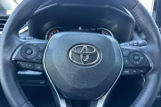Toyota RAV4 2023 XLE Premium 4dr SUV