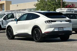 Ford Mustang Mach-E 2025 Select 4dr SUV