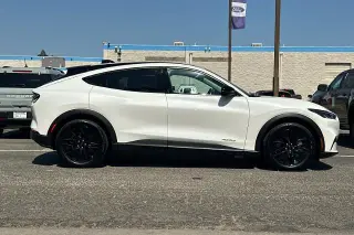 Ford Mustang Mach-E 2025 Select 4dr SUV
