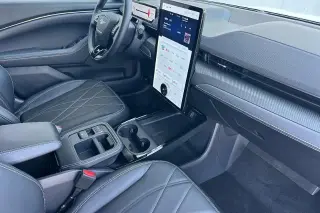 Ford Mustang Mach-E 2025 Select 4dr SUV