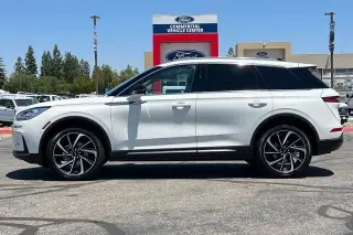 Lincoln Corsair 2024 Reserve 4dr SUV