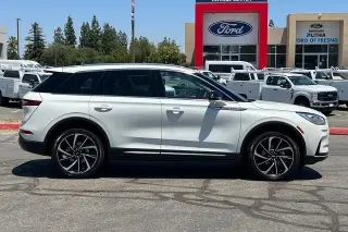 Lincoln Corsair 2024 Reserve 4dr SUV