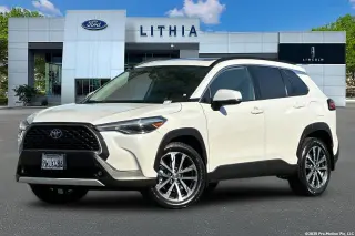 Toyota Corolla Cross 2023 XLE 4dr Crossover